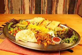 Obří mexické degustační plato v Los Banditos