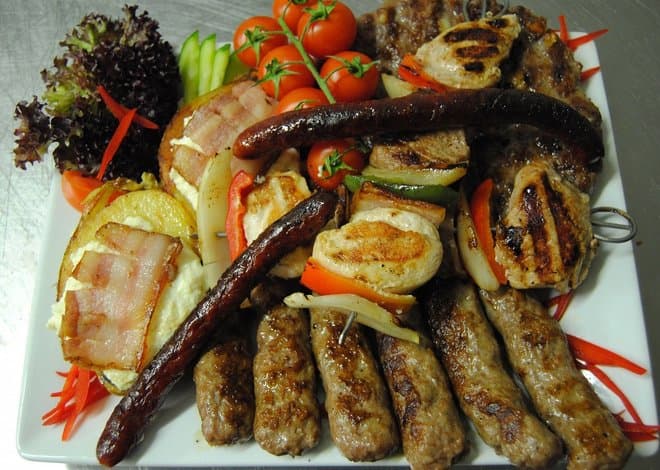 Chutný Kalemegdanský mix grill (600 g) pro dva