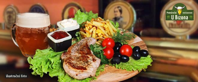 600 g grilovaného masa a půl kila hranolků