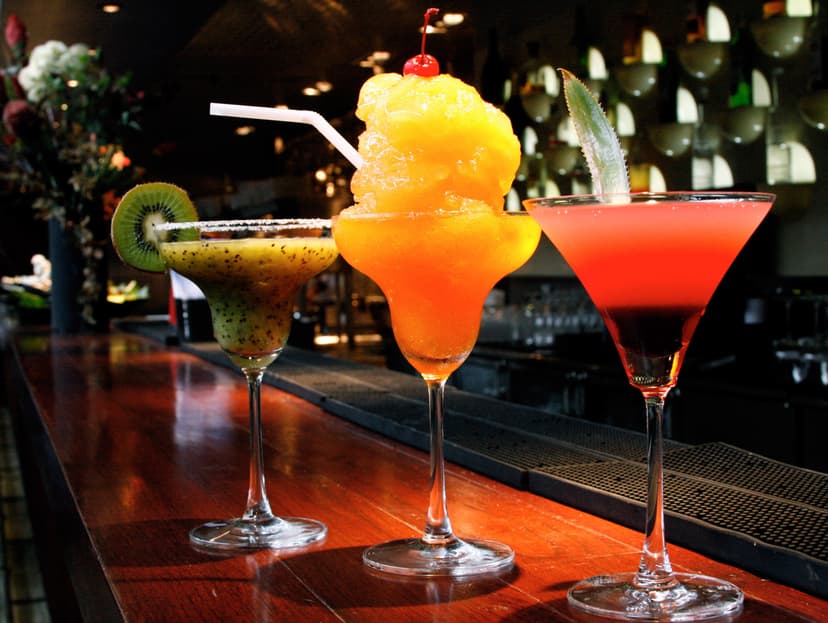 2 nebo 10 koktejlů v cocktail baru Osa