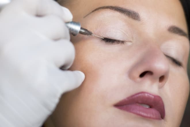  Permanentní make-up očních linek 
