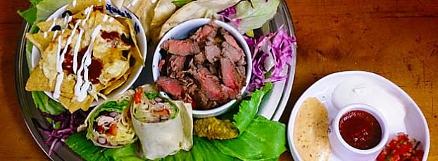 Degustační plato plné mexických pochoutek