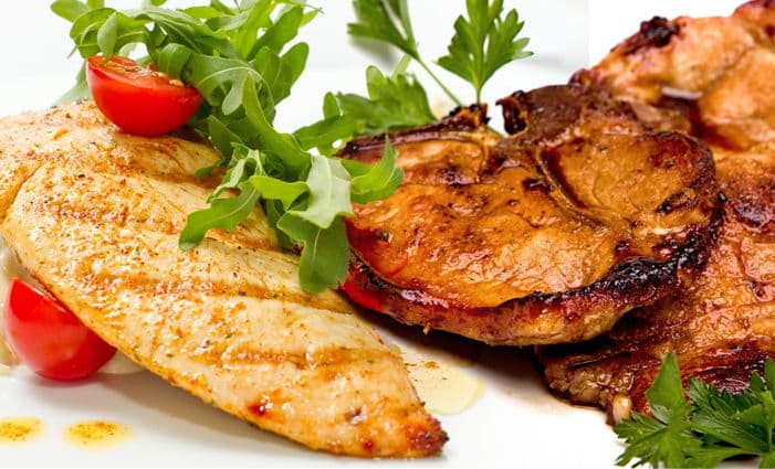 600 gramů grilovaných steaků s třemi druhy příloh