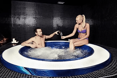Privátní whirlpool a saunový svět pro dva