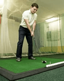 60 minut indoor golfu s trenérem a včetně vybavení
