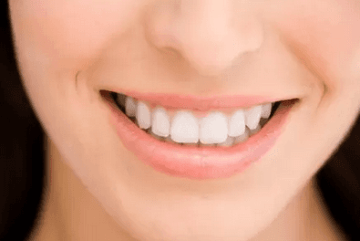 Dentální hygiena nebo ordinační bělení zubů 3v1