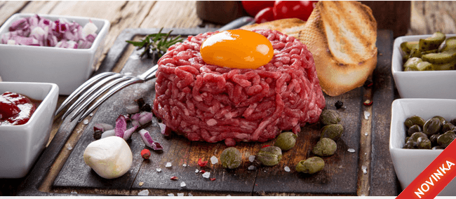 500 g nenamíchaného TATARÁKU z HOVĚZÍ ROŠTĚNÉ