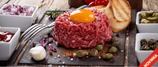 500 g nenamíchaného TATARÁKU z HOVĚZÍ ROŠTĚNÉ