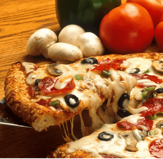 1 nebo 2 obří pizzy o průměru 45 cm včetně rozvozu