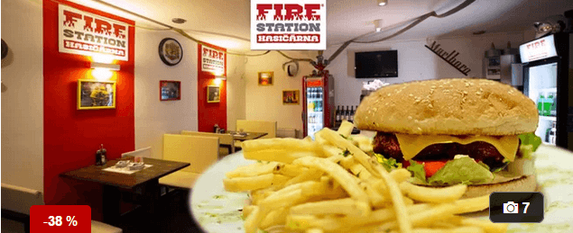 Kuřecí nebo hovězí burgery + hranolky