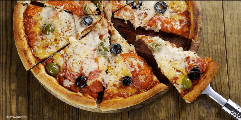 Dvě libovolné křupavé pizzy o velikosti 32 cm