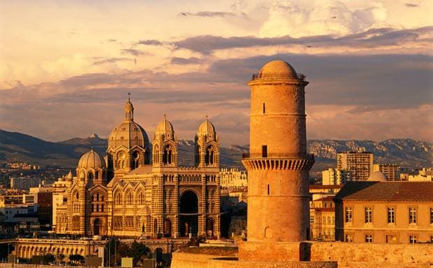 Levné letenky do Francie