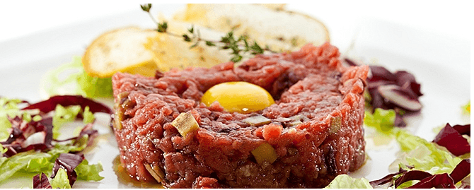 150g tatarák z pravé svíčkové a 10 ks topinek