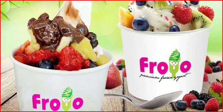 XXL frozen yogurt se 4 posypy dle vašeho výběru