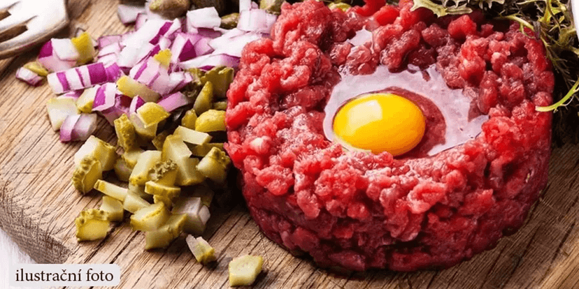 300g tatarský biftek a desatero topinek