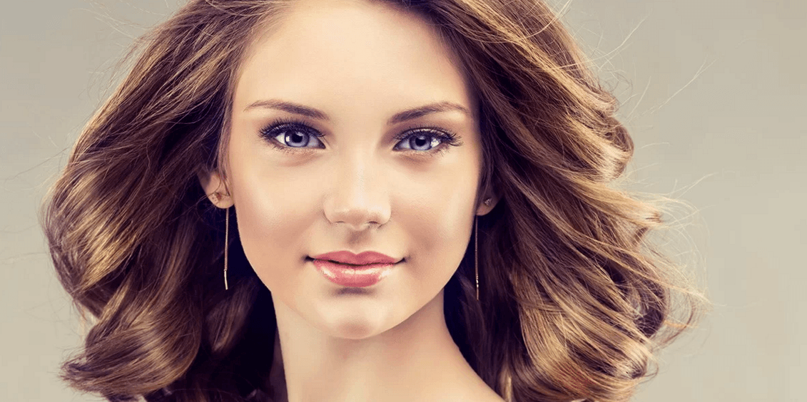 Permanentní make-up očních linek, obočí nebo rtů