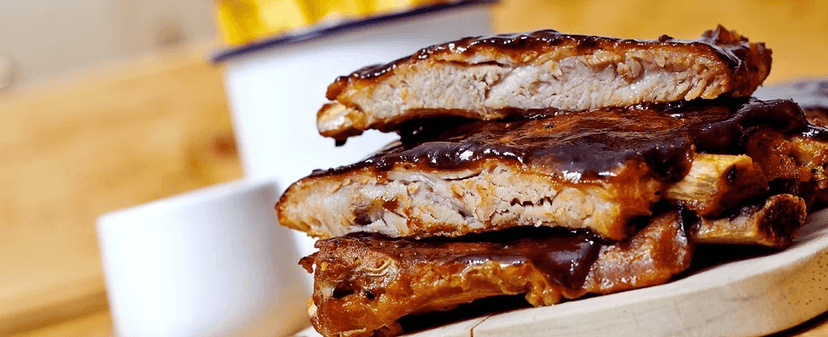 1kg luxusně masitých zauzených grilovaných žebírek