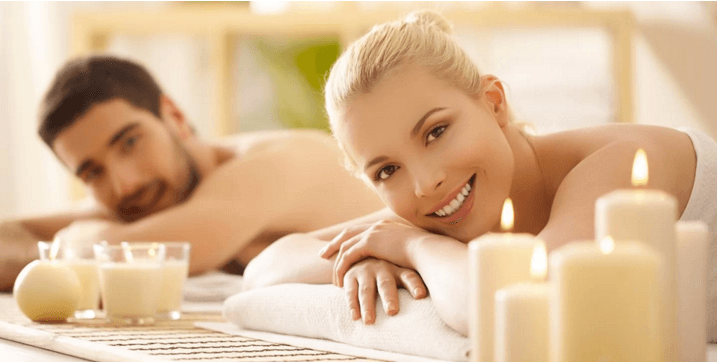 Romantická aromatická masáž se zábalem pro 2 osoby