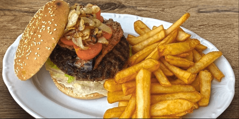 Poctivý burger Speciál s porcí zlatavých hranolků