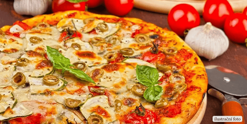Dvě znamenité pizzy z kamenné pece(Prostějov)