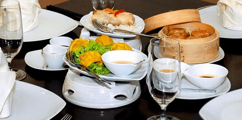 Exotické hongkongské menu o čtyřech chodech pro 2
