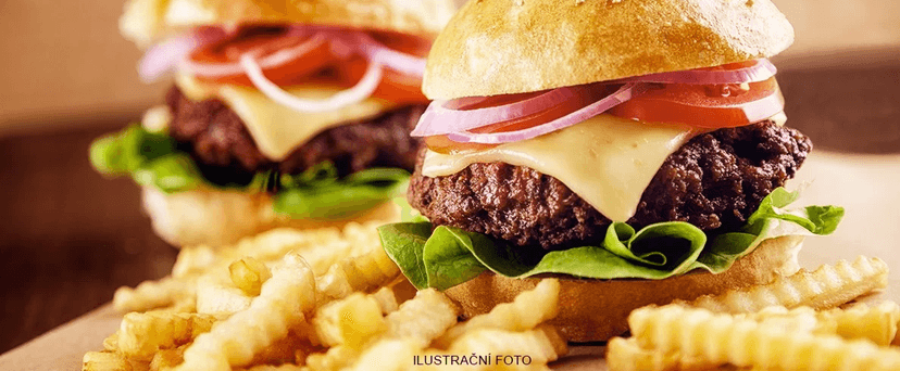 Dva hovězí burgery a hranolky v Clubu Nirvana