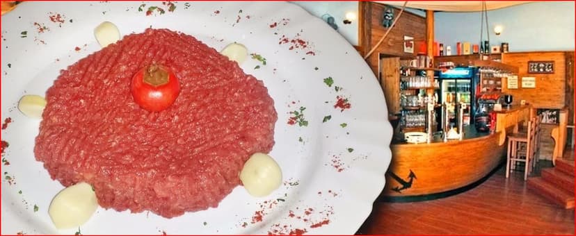 Štavnatý hovězí tataráček a nálož topinek