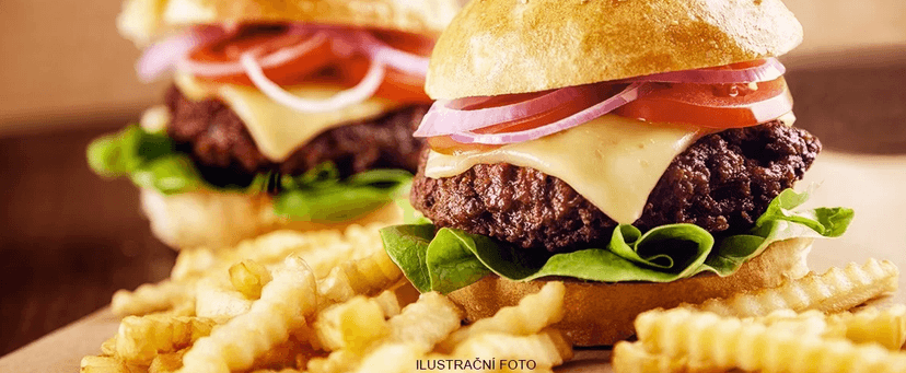 Dva hovězí burgery a hranolky v Clubu Nirvana