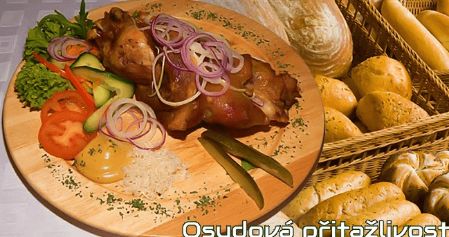 1 kg pečeného vepřového kolene s křenem