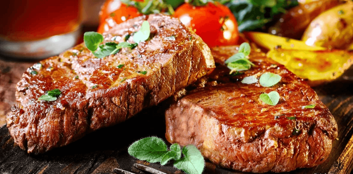 Lovecký vepřový steak s americkými brambory pro 2