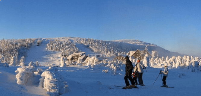 Celodenní skipas do ski areálu Červenohorské sedlo