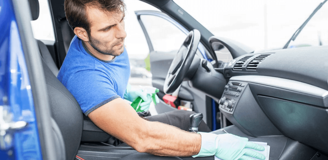 Deluxe čištění interiéru i plastů auta a tepování