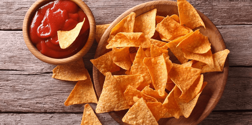 Pochutnejte si na výborných nachos a lahvi vína