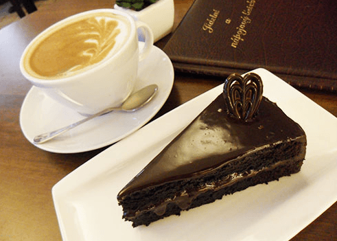 Cappuccino + čokoládový dort