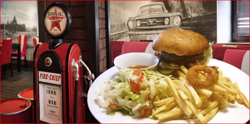 Nabité burger menu v retro restauraci