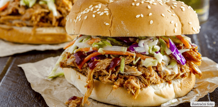 Burger z černé vepřové pečeně(Prostějov)