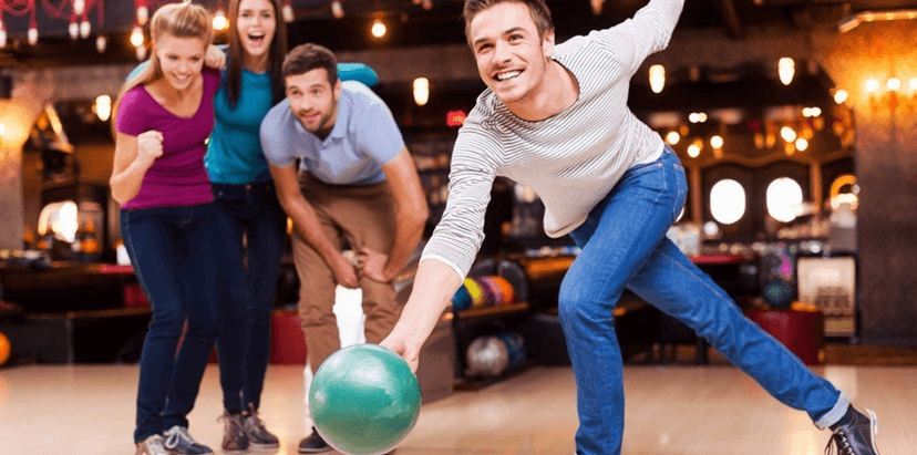 Hodinová zábavička na bowlingové dráze