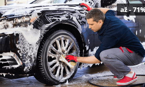 Ruční čištění automobilu