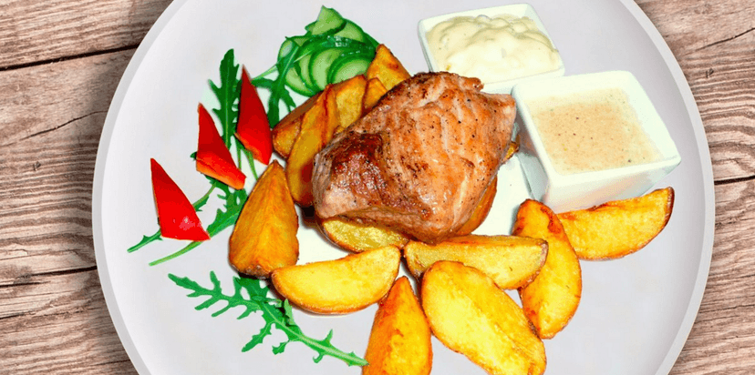 Vepřové panenky či kuřecí plátky+omáčky+příloha