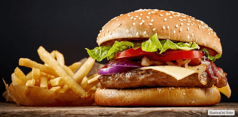 Burgerová hostina se spoustou hranolek