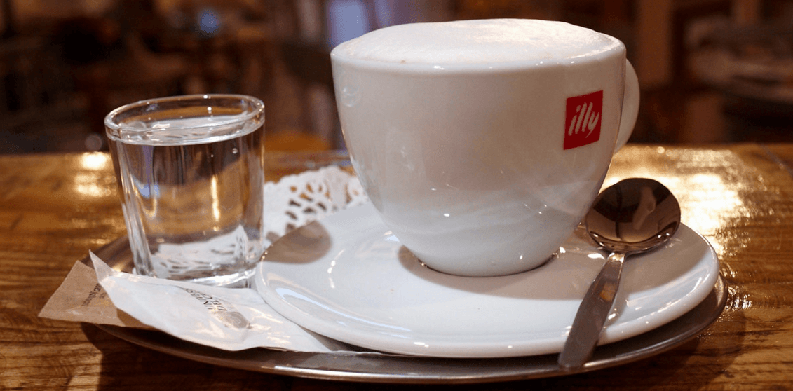 Dvě cappuccina nebo bombardina(Prostějov)