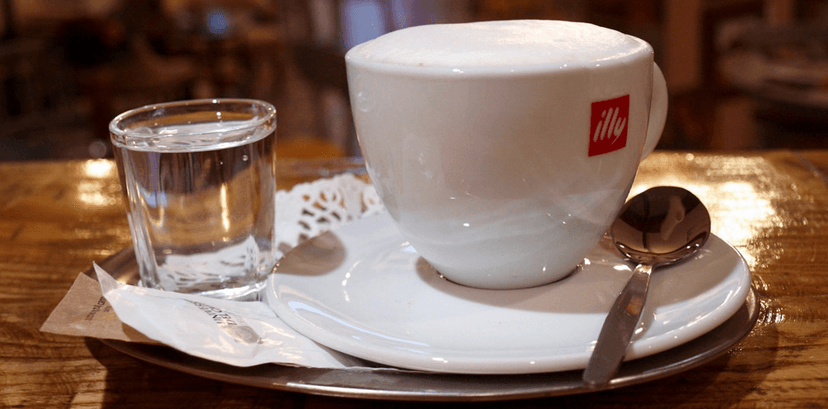 Dvě cappuccina nebo bombardina(Prostějov)