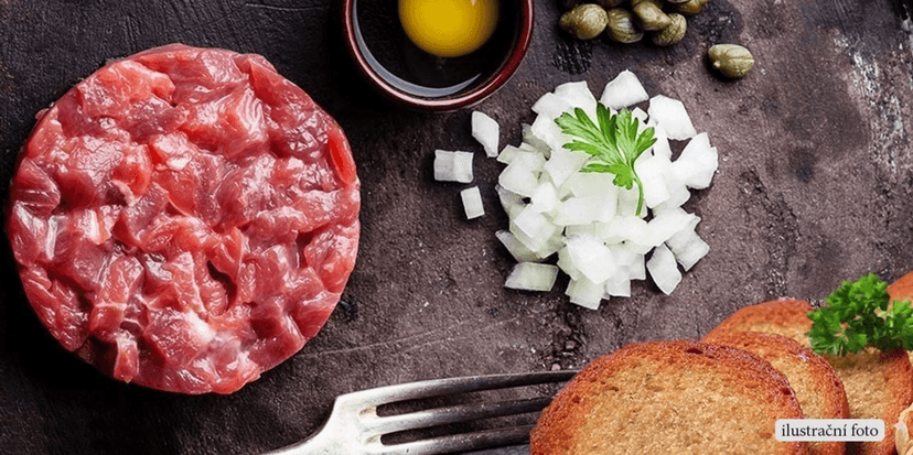 300gramový hovězí tatarák a 6 topinek