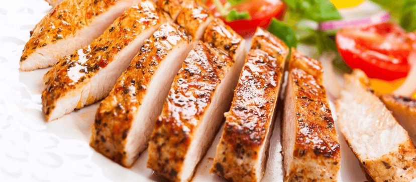 600g masový talíř s kuřecím a vepřovým steakem