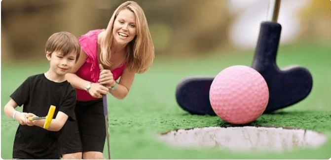 Minigolf pro DVĚ osoby se zapůjčením vybavení