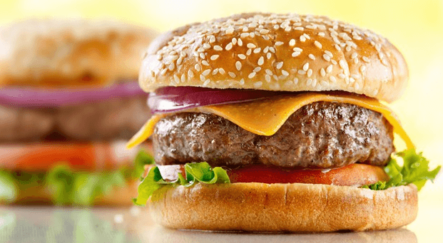 2x megaburger s hranolkami v domácí bulce 