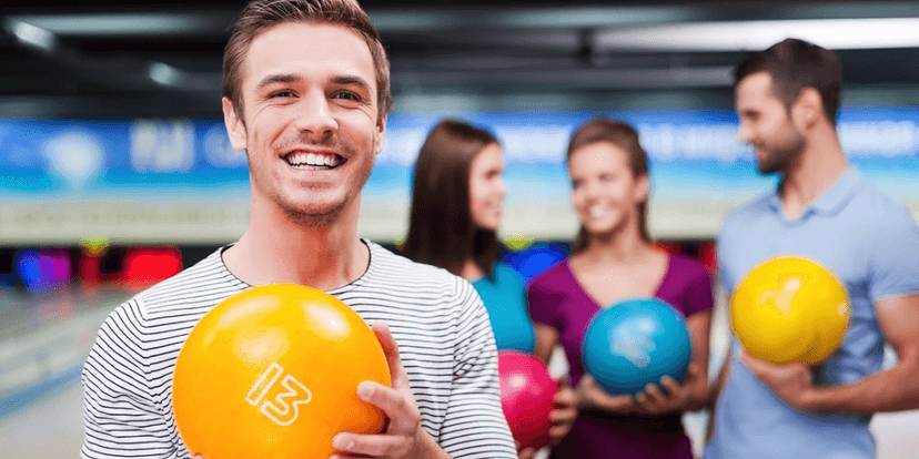 Bowling pro partu kamarádů v bowling baru BOBY