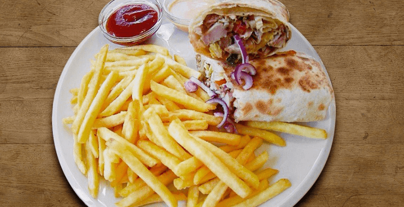 Gyros v pita chlebu nebo v tortille