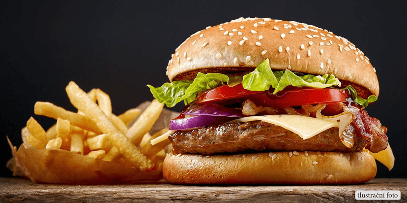 Burgerová hostina se spoustou hranolků