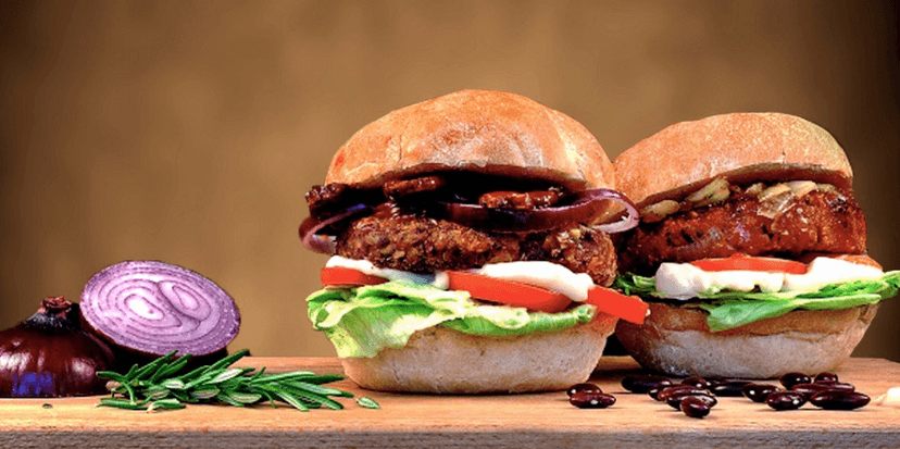 Sweet chilli nebo Tempeh burger vč. hranolek